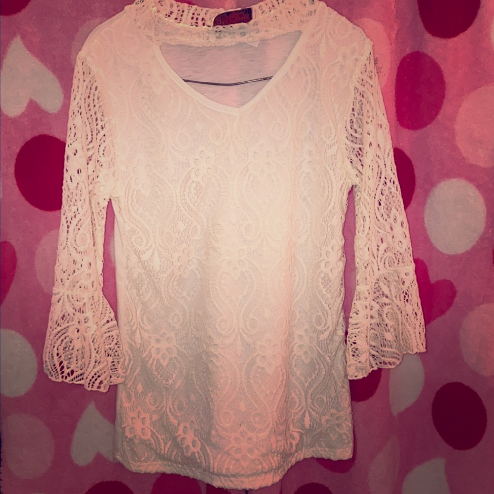 Cute lace shirt with chocker